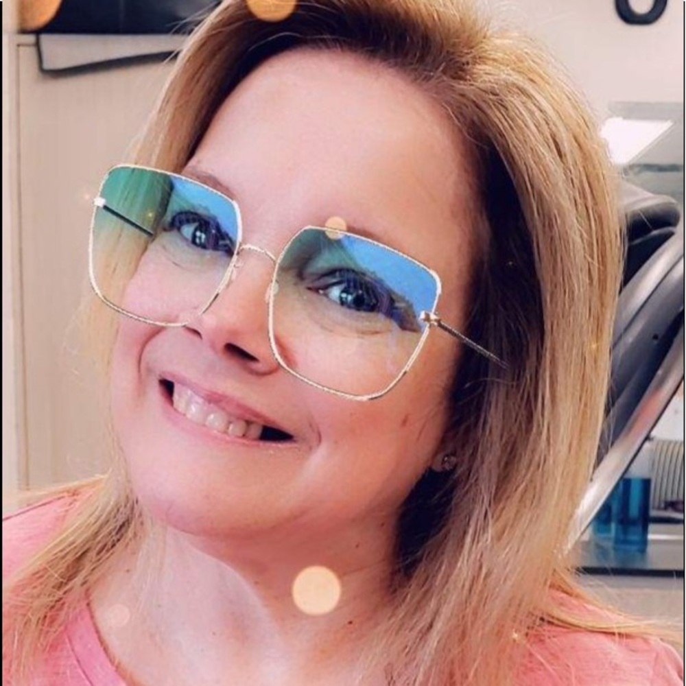 Meet your Posher, Paula